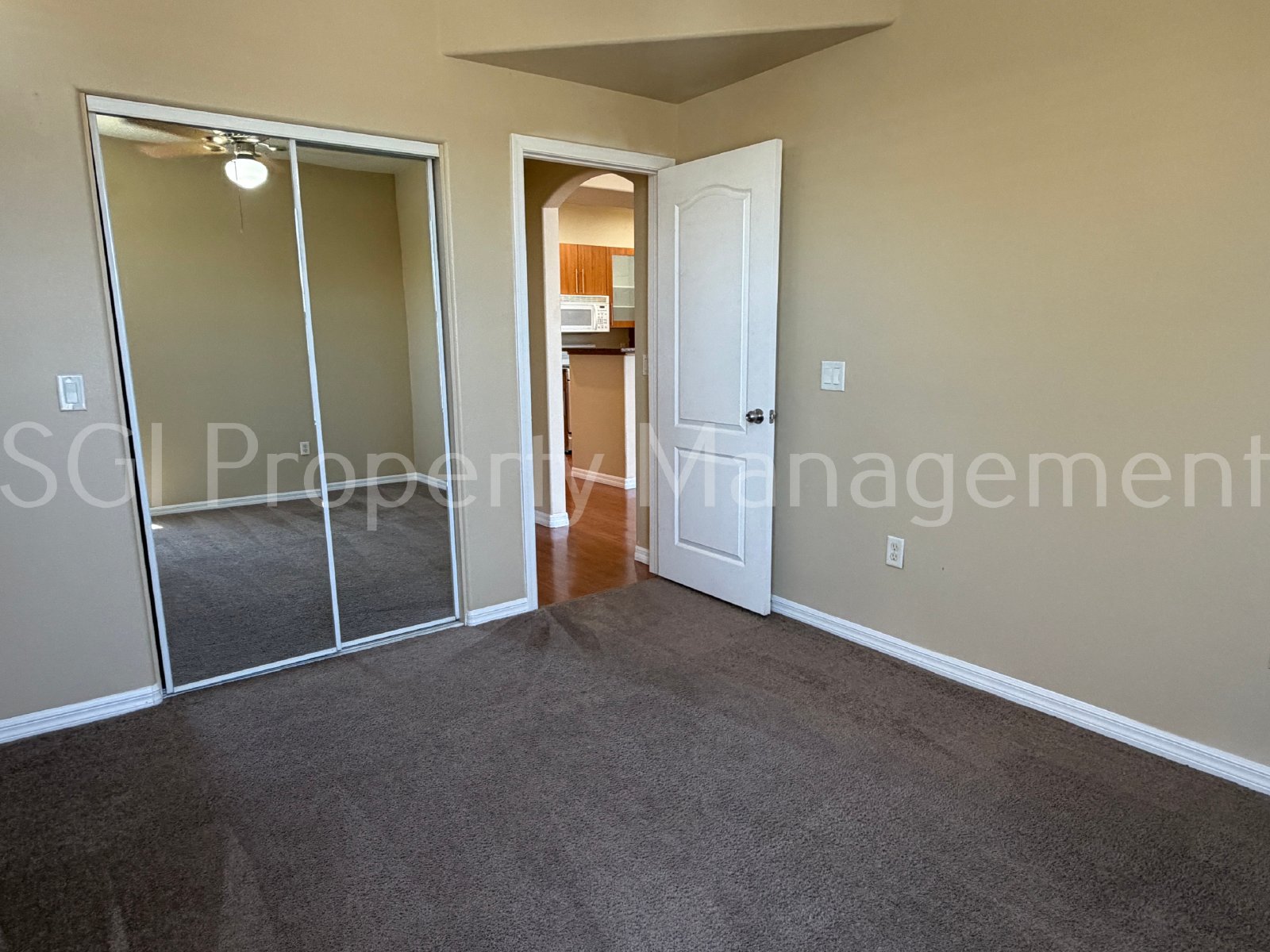 NICE 2 BEDROOM CONDO IN MONTAGE CONDOMINIUMS! property image