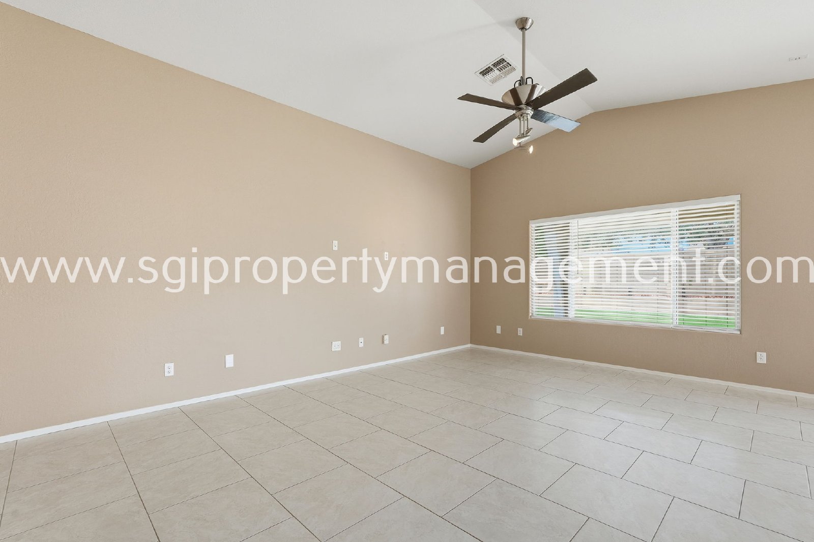 3 bedroom Waddell home with solar panels property image