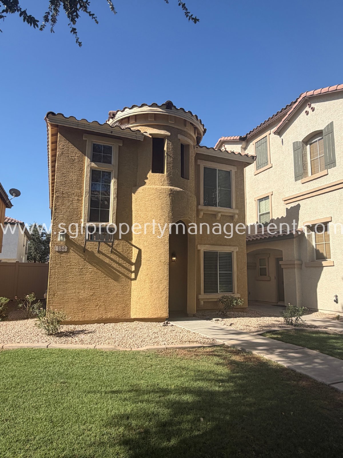 BEAUTIFUL 3 BEDROOM TOWNHOUSE AND COMMUNITY POOL! property image