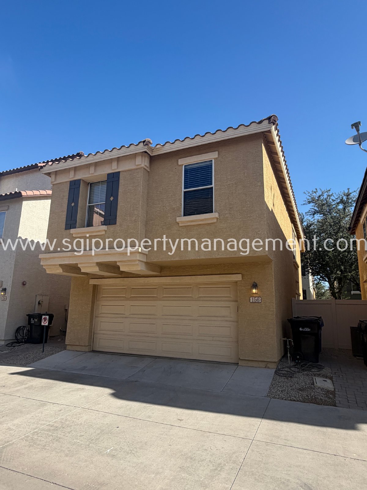 BEAUTIFUL 3 BEDROOM TOWNHOUSE AND COMMUNITY POOL! property image
