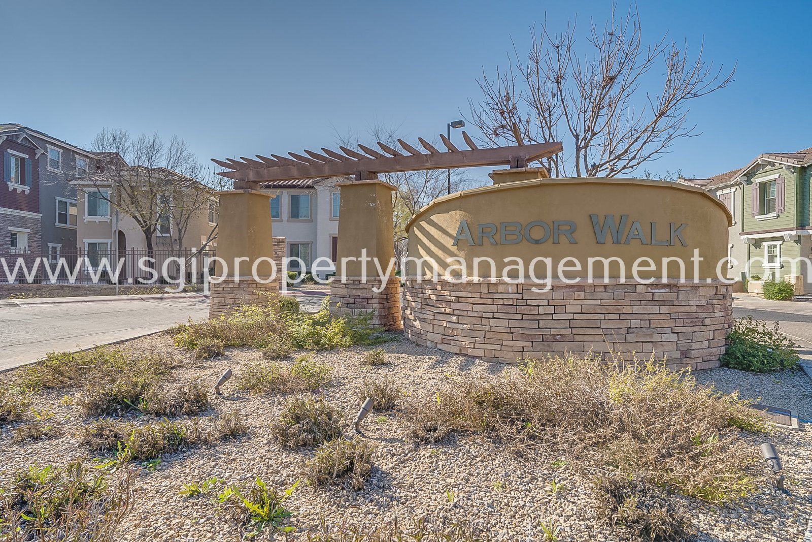BEAUTIFUL 3 BEDROOM TOWNHOUSE AND COMMUNITY POOL! property image