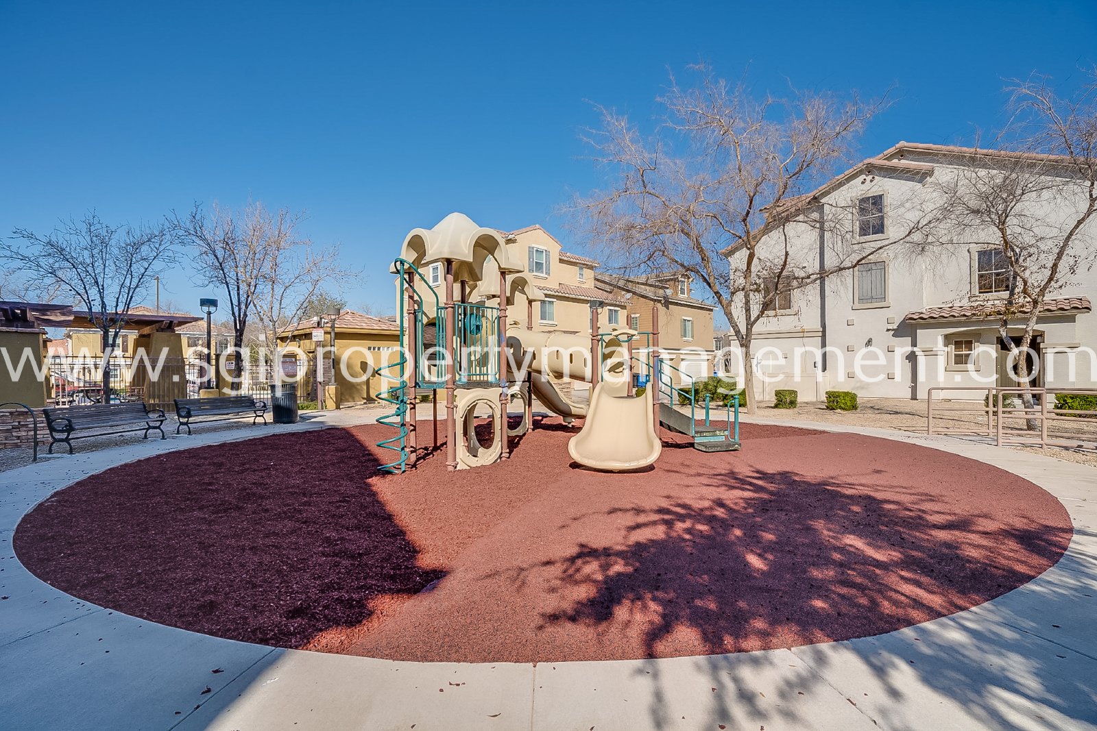 BEAUTIFUL 3 BEDROOM TOWNHOUSE AND COMMUNITY POOL! property image