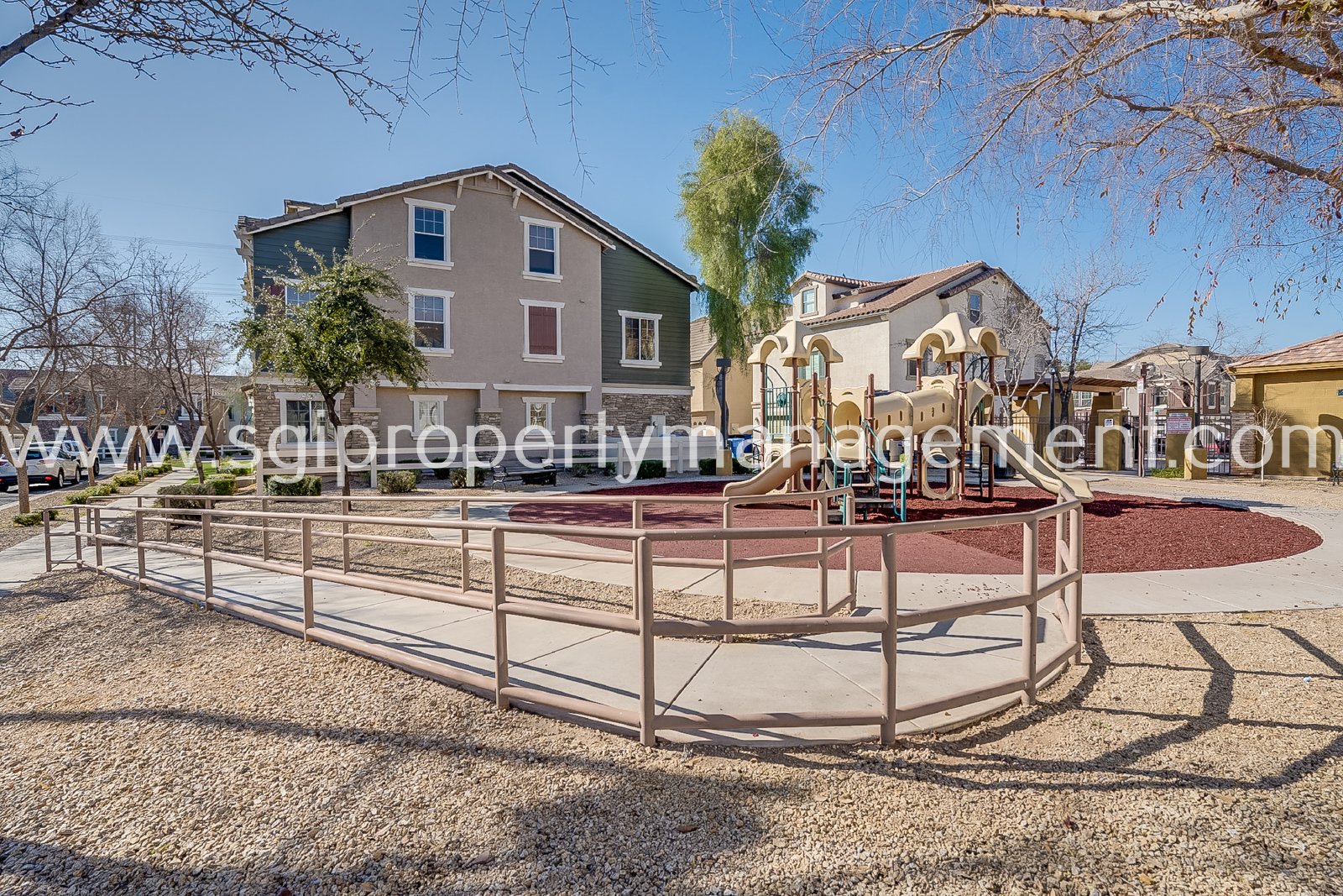 BEAUTIFUL 3 BEDROOM TOWNHOUSE AND COMMUNITY POOL! property image