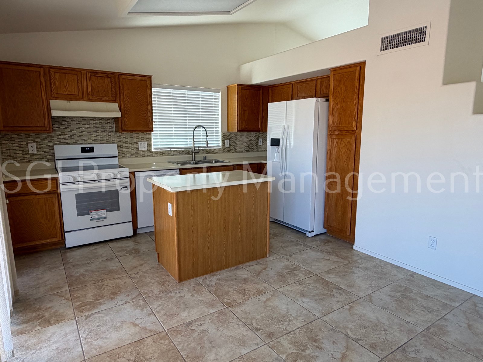 3 BEDROOM GLENDALE HOME property image