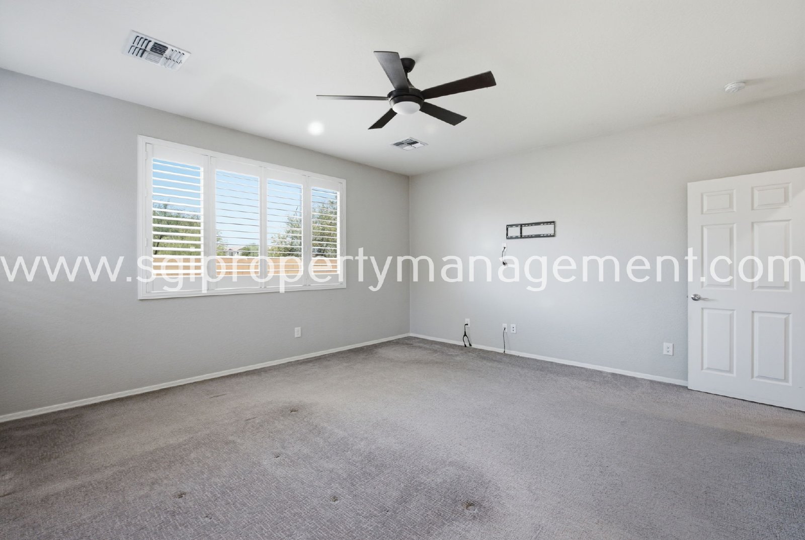 Beautiful 5 bedroom in Surprise property image