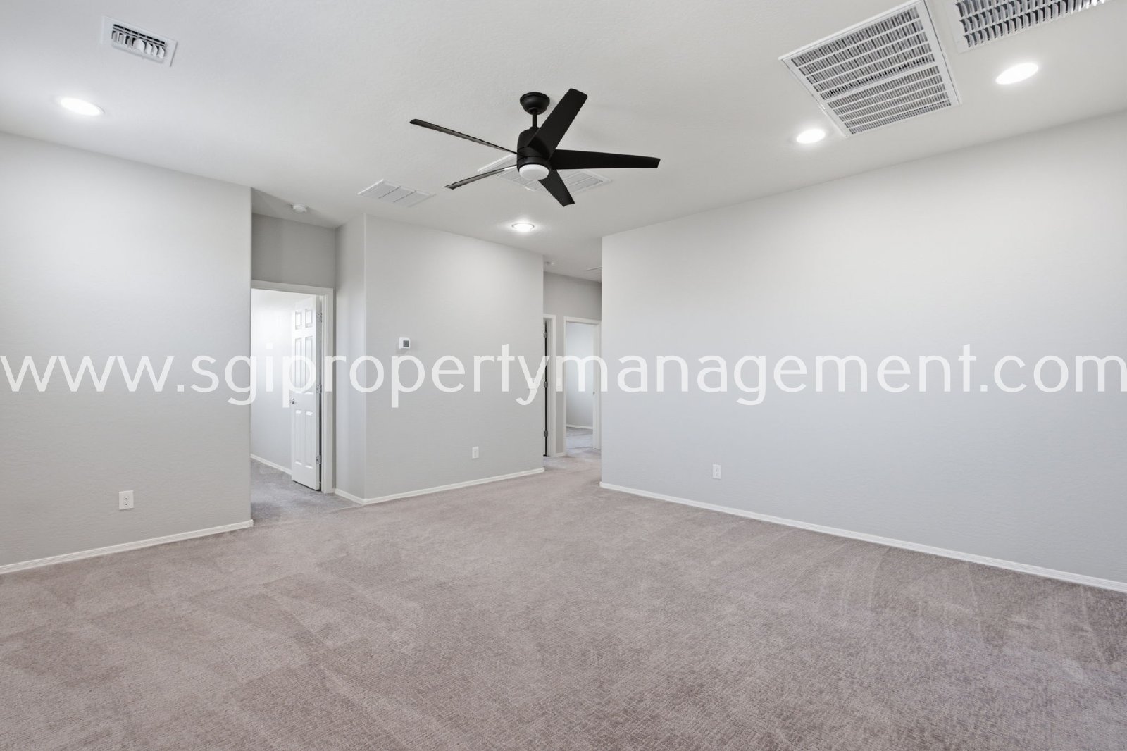 Beautiful 5 bedroom in Surprise property image