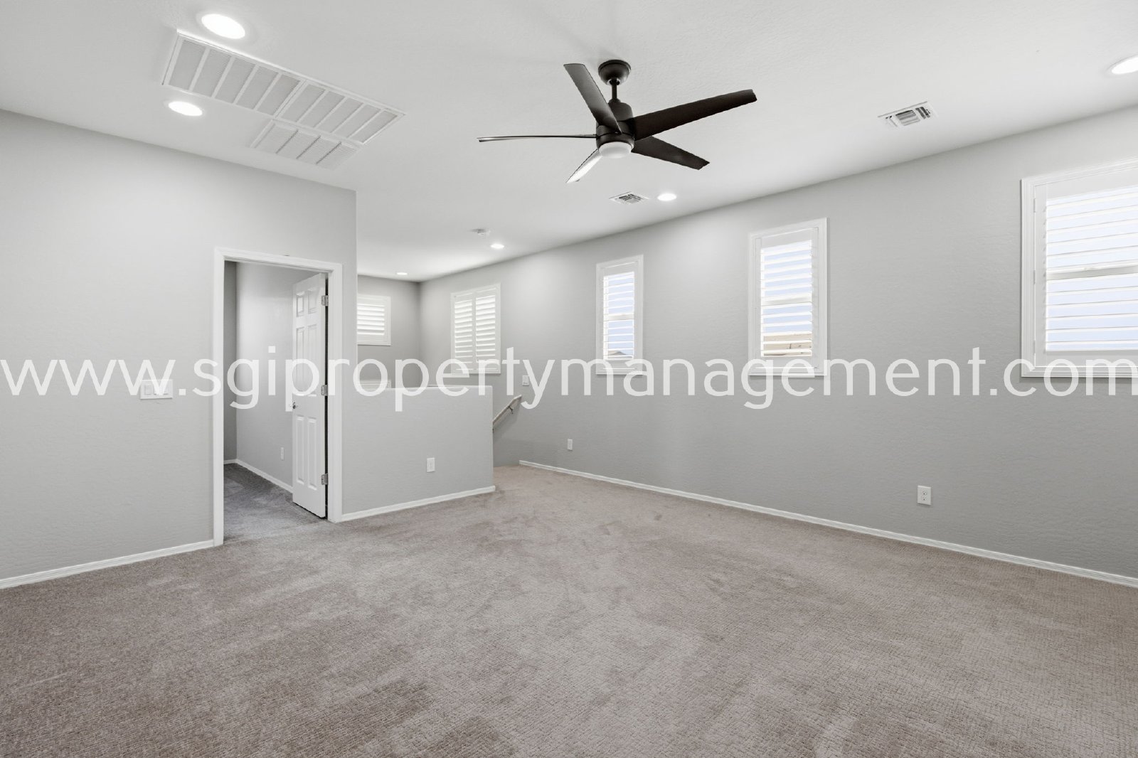 Beautiful 5 bedroom in Surprise property image