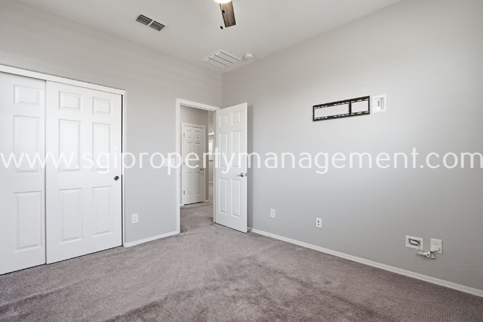Beautiful 5 bedroom in Surprise property image