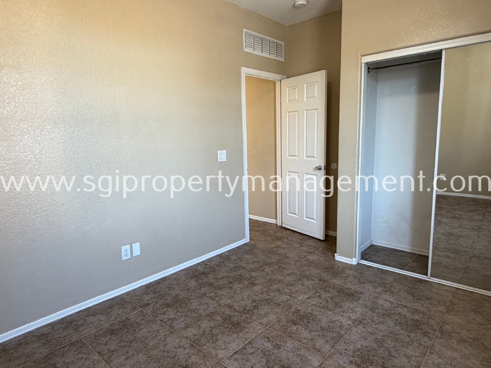 BEAUITFUL 4 BEDROOM RENTAL HOME! property image