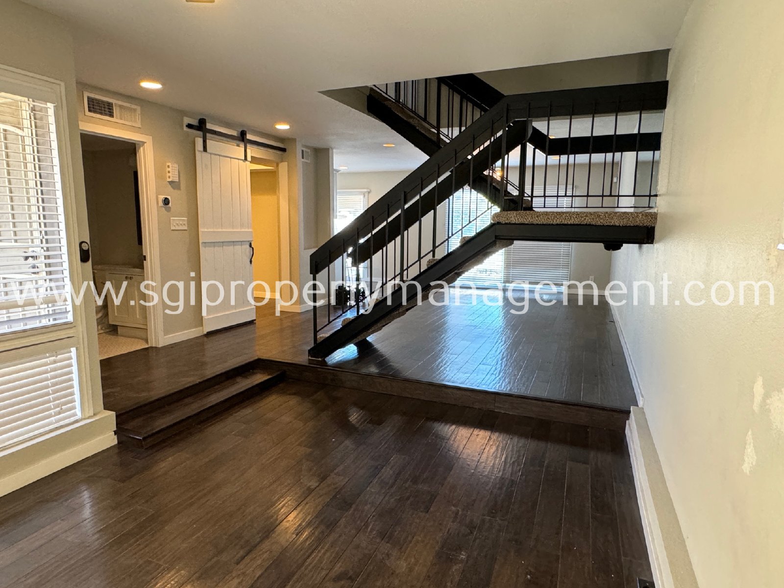 Modern Scottsdale home property image