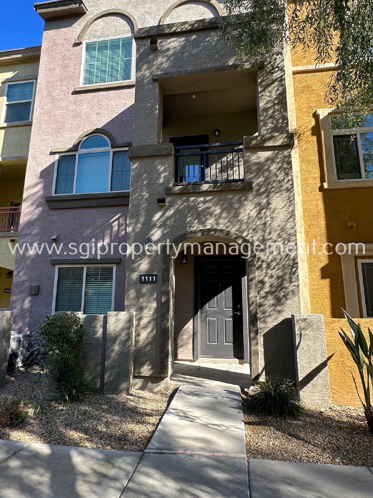 4 Bedroom, 3 bathroom North Phoenix townhome property image