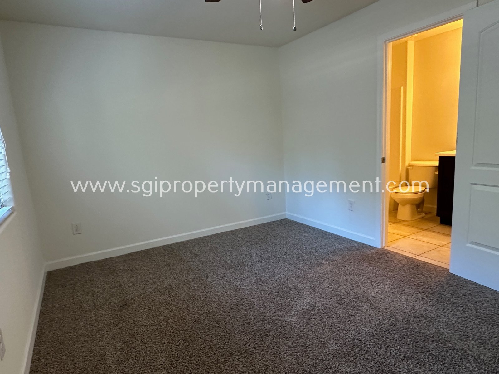 4 Bedroom, 3 bathroom North Phoenix townhome property image
