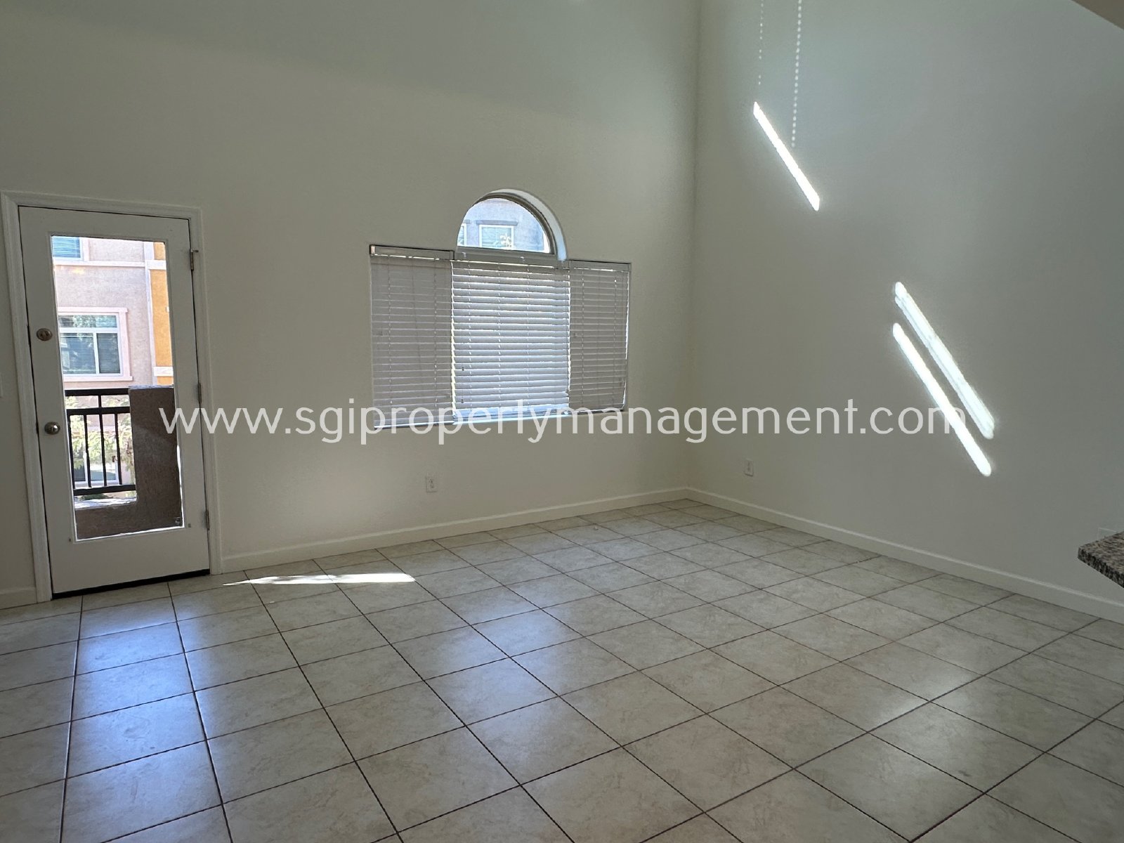 4 Bedroom, 3 bathroom North Phoenix townhome property image