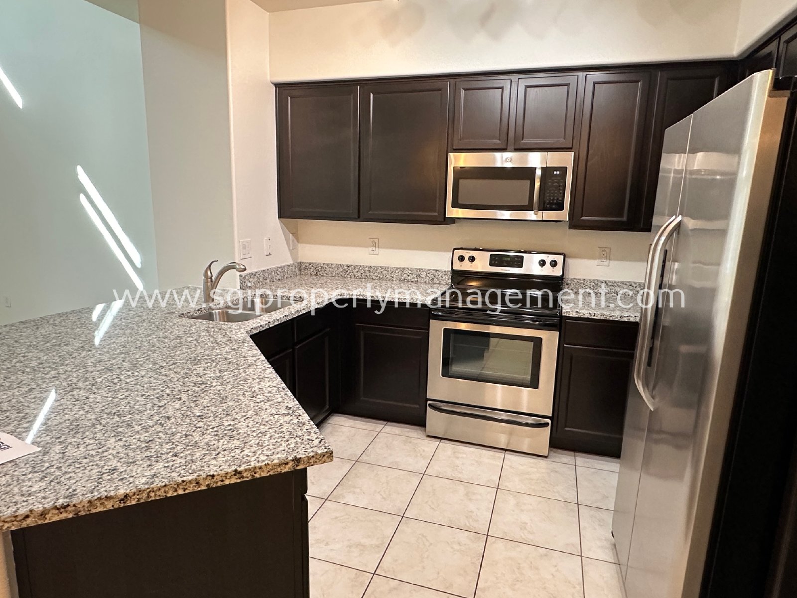 4 Bedroom, 3 bathroom North Phoenix townhome property image