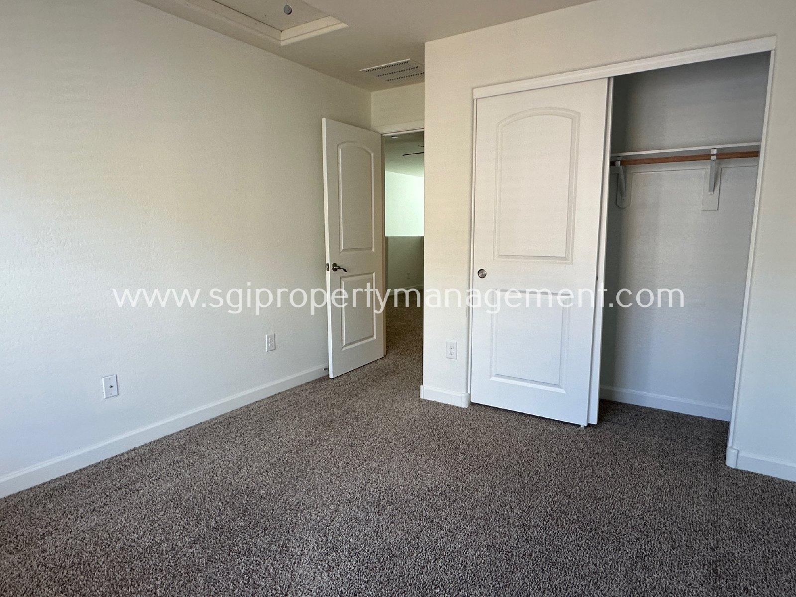 4 Bedroom, 3 bathroom North Phoenix townhome property image