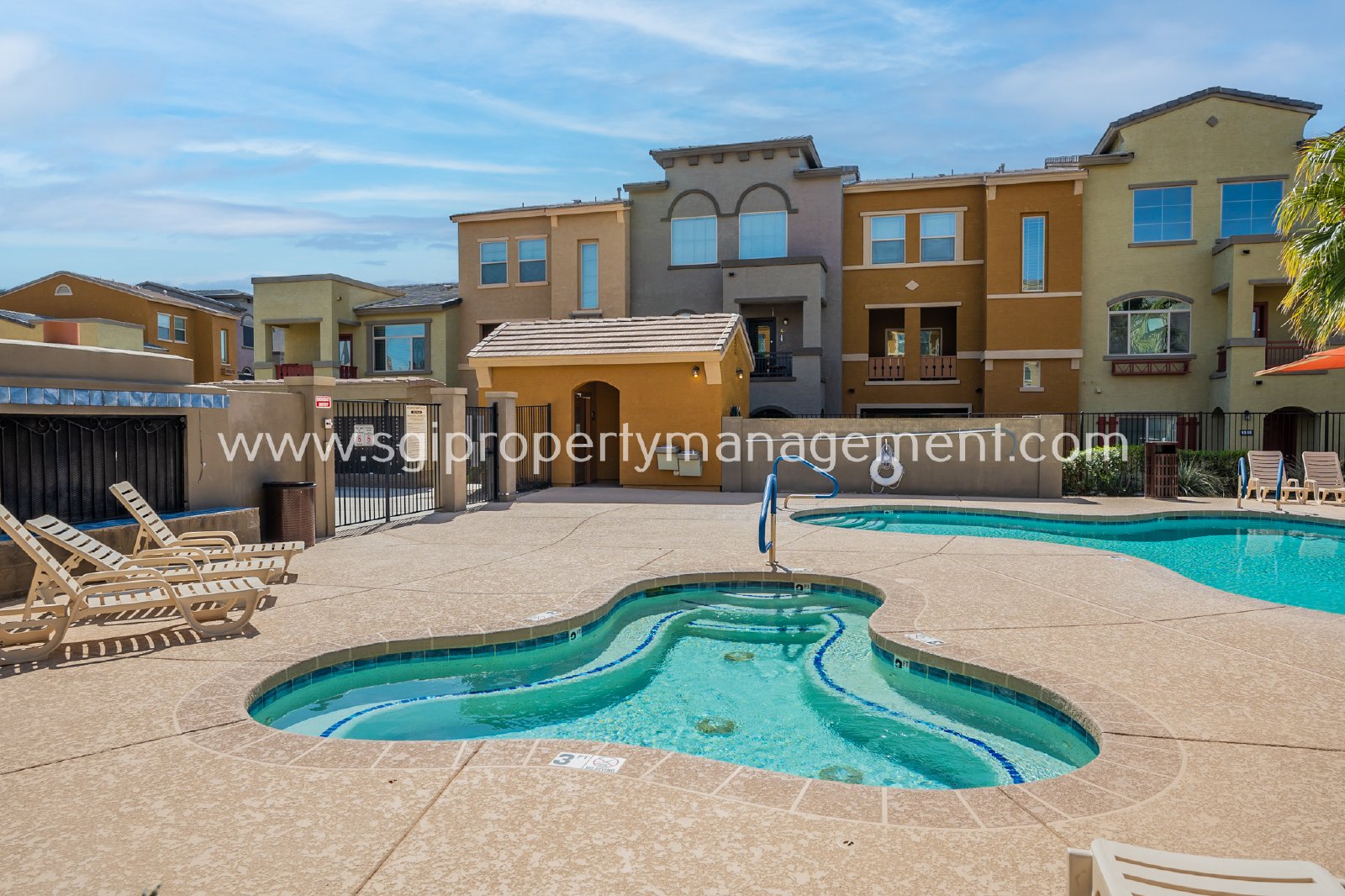 4 Bedroom, 3 bathroom North Phoenix townhome property image