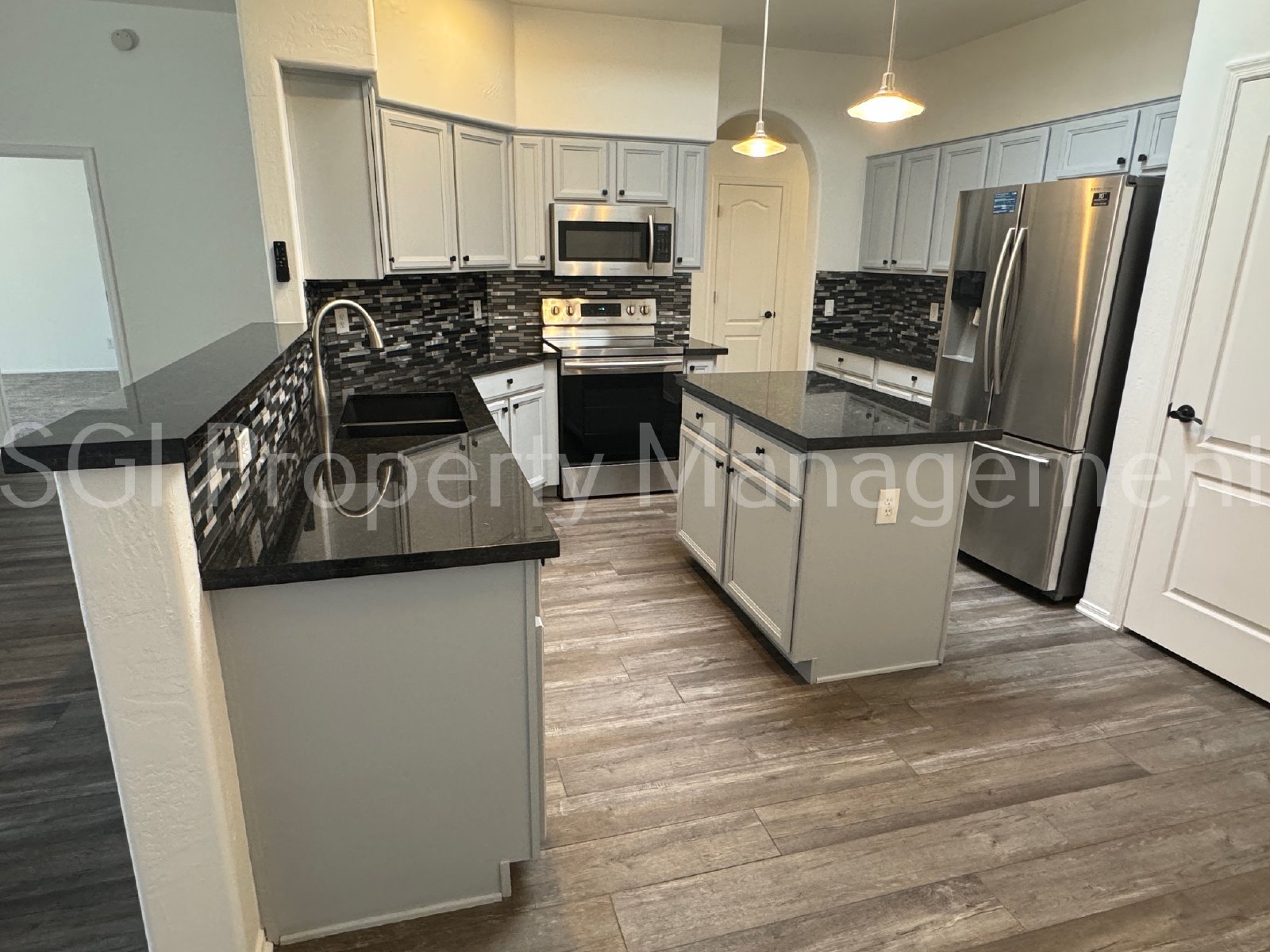 Stunning Scottsdale home ready for move in property image