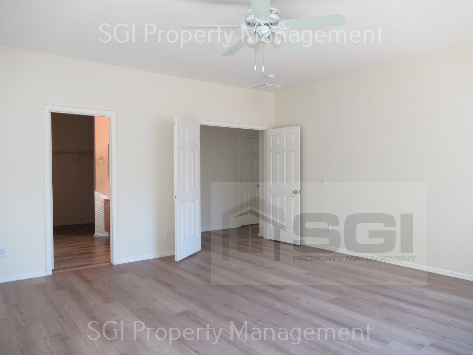 Vinyl Wood Flooring Throughout! property image