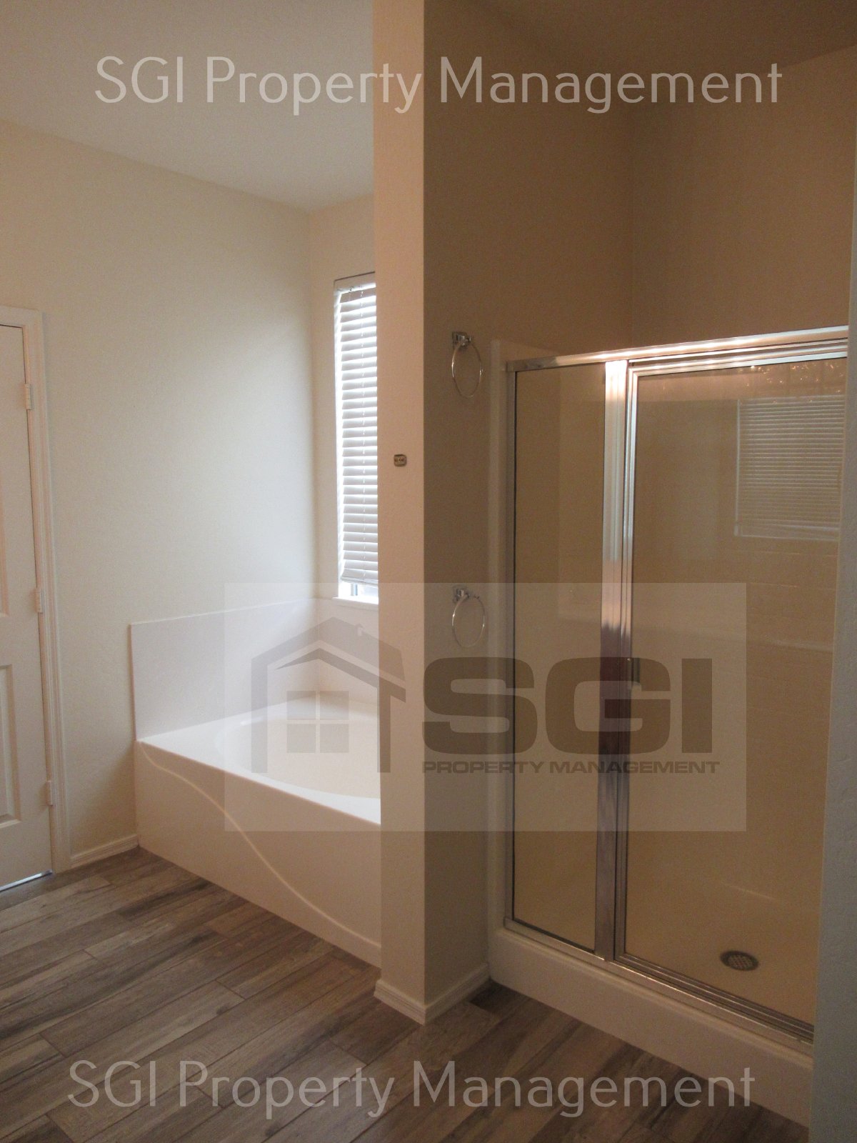 Vinyl Wood Flooring Throughout! property image