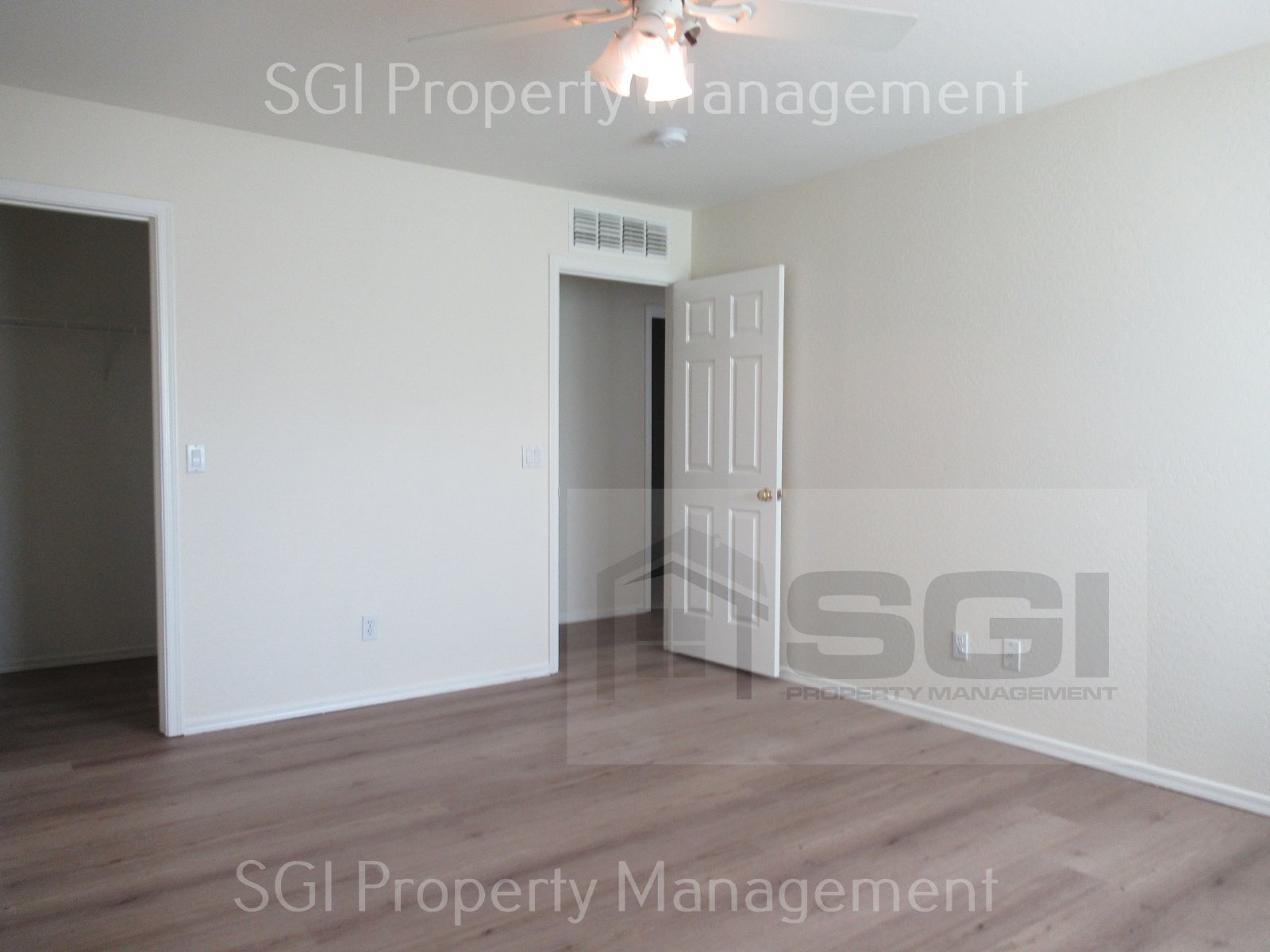 Vinyl Wood Flooring Throughout! property image