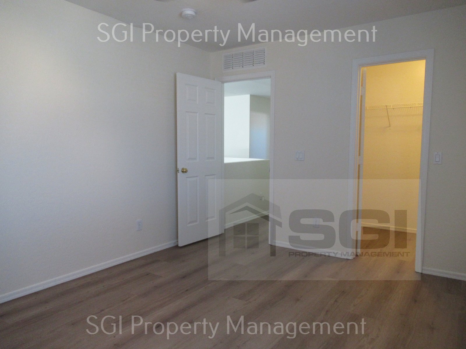 Vinyl Wood Flooring Throughout! property image