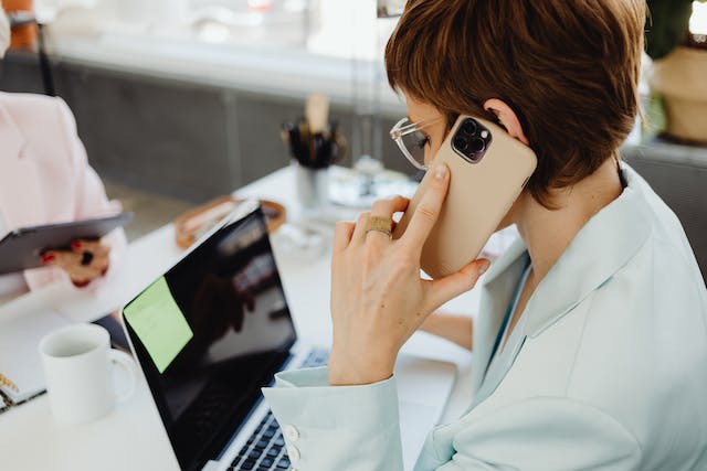 landlord-talking-on-phone